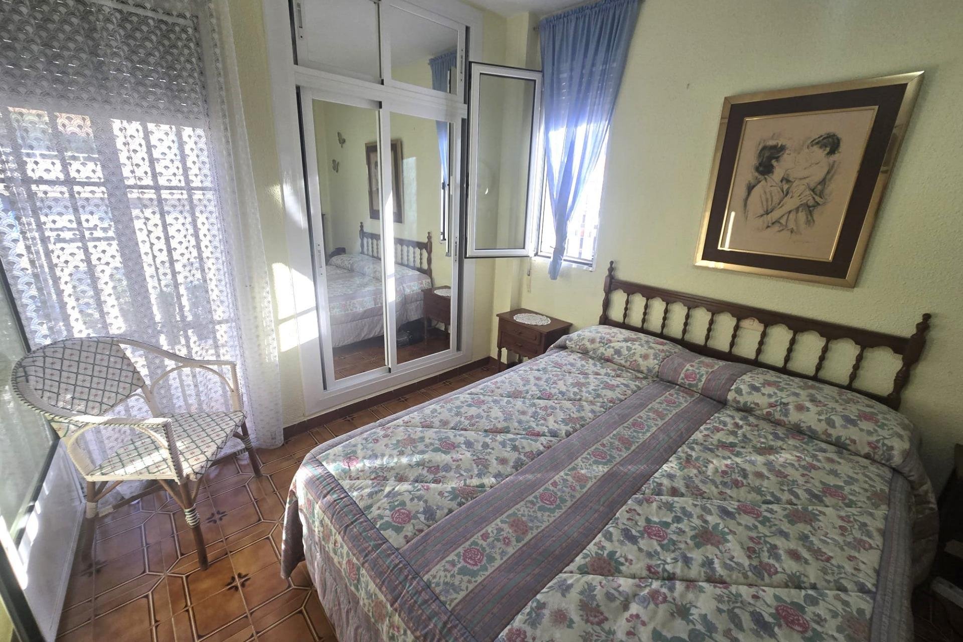 Herverkoop - Dúplex -
Torrevieja - Habaneras