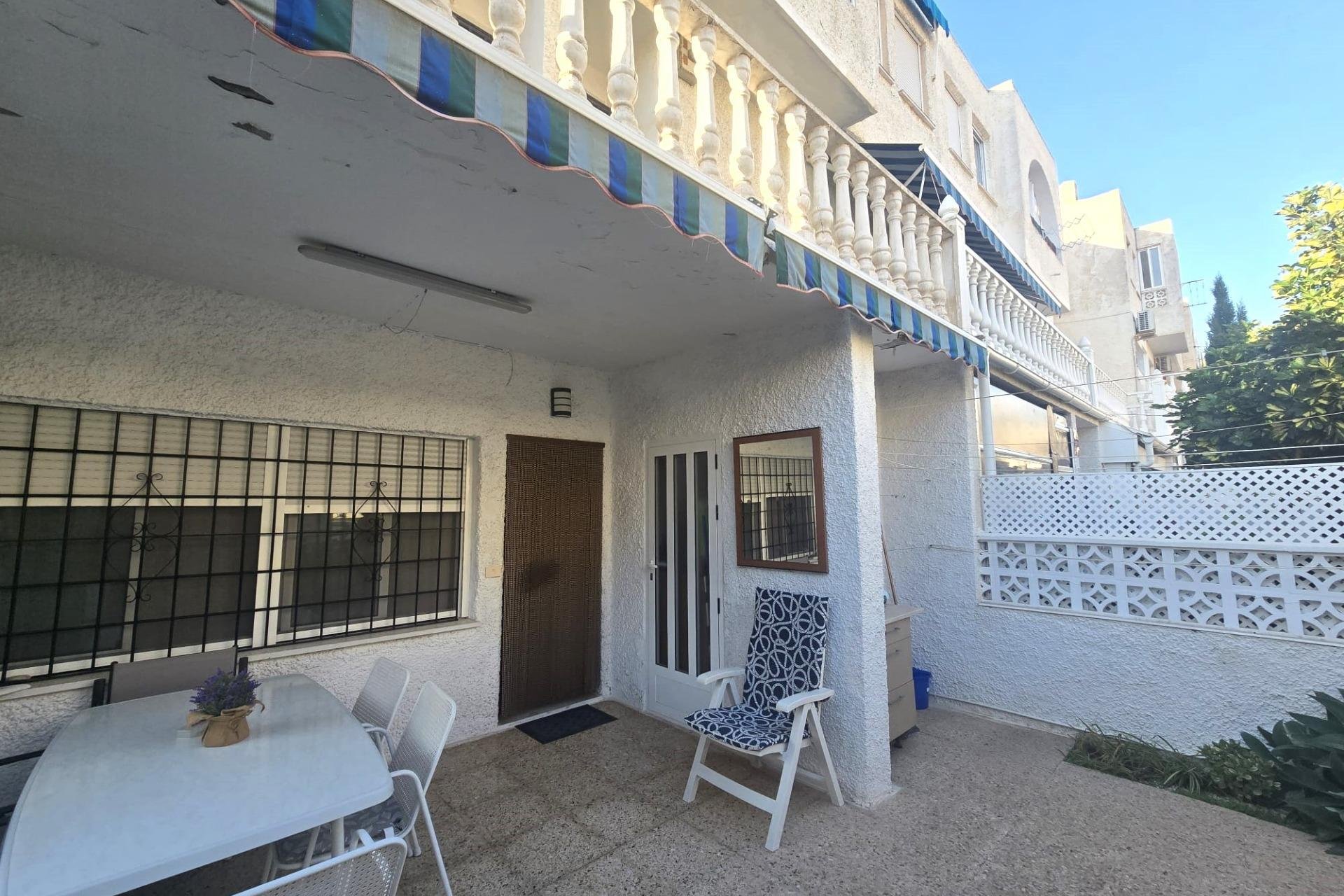 Herverkoop - Dúplex -
Torrevieja - Habaneras
