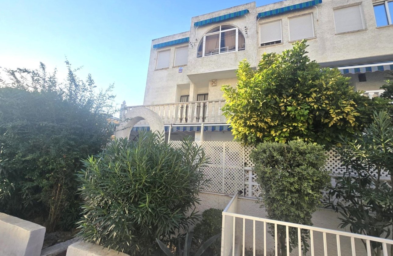 Herverkoop - Dúplex -
Torrevieja - Habaneras