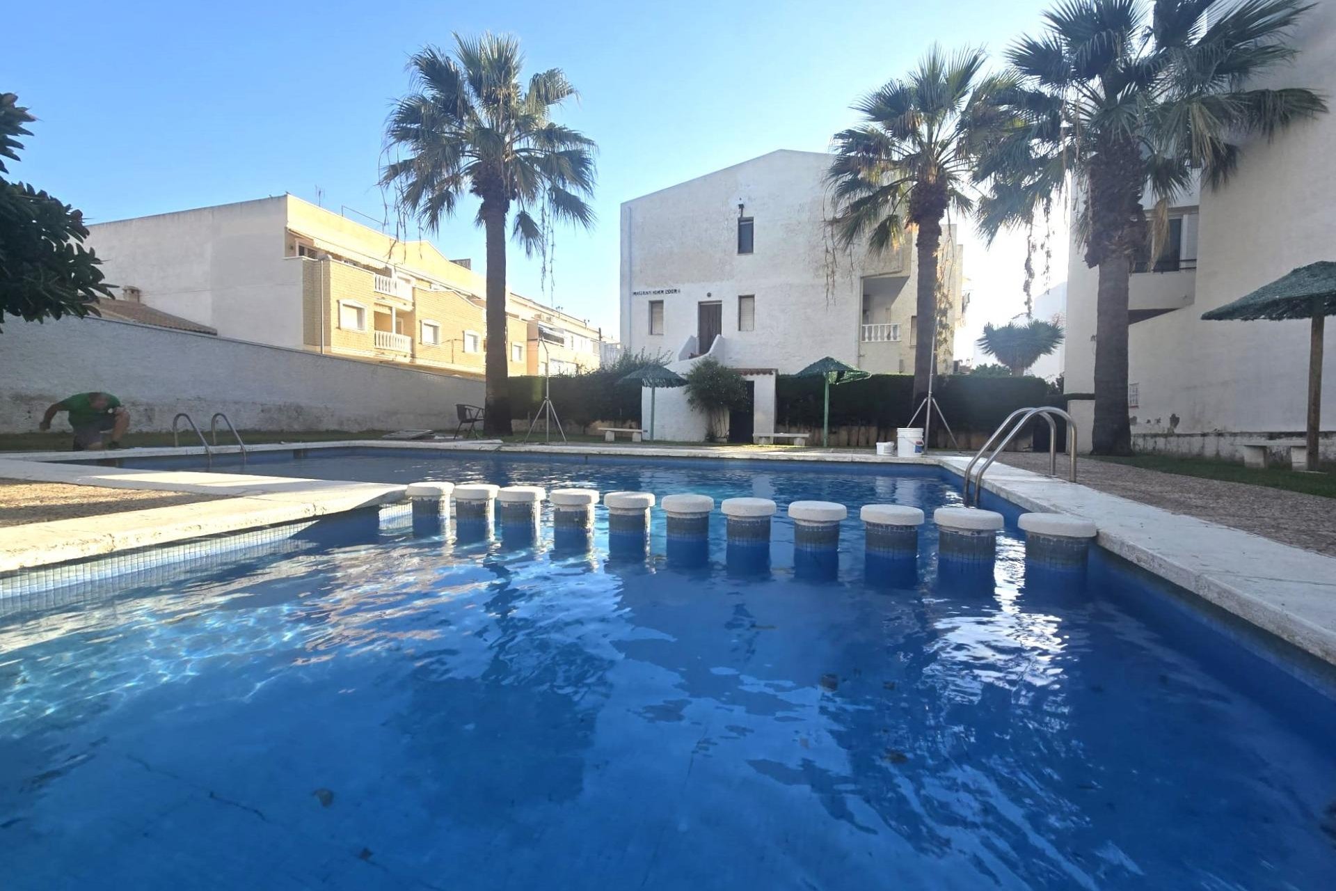 Herverkoop - Dúplex -
Torrevieja - Habaneras