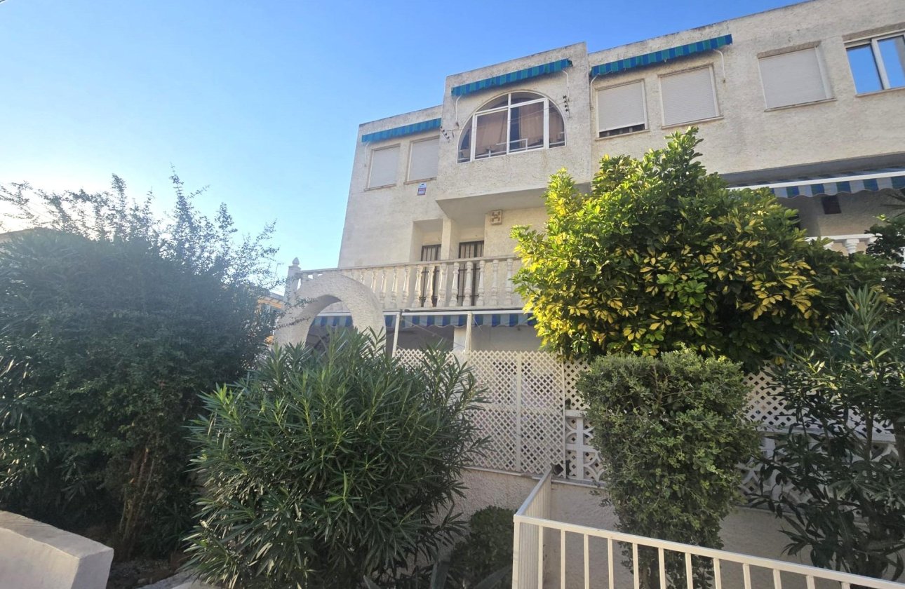 Herverkoop - Dúplex -
Torrevieja - Habaneras