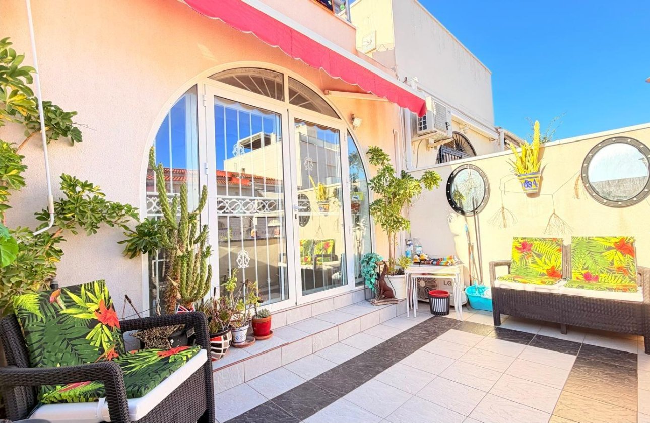 Herverkoop - Dúplex -
Torrevieja - La Siesta - El Salado - Torreta