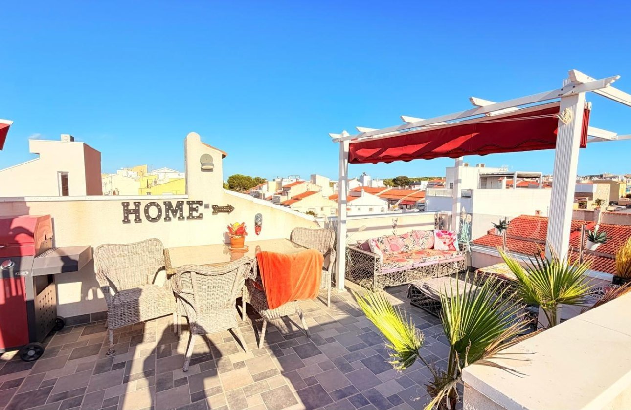 Herverkoop - Dúplex -
Torrevieja - La Siesta - El Salado - Torreta
