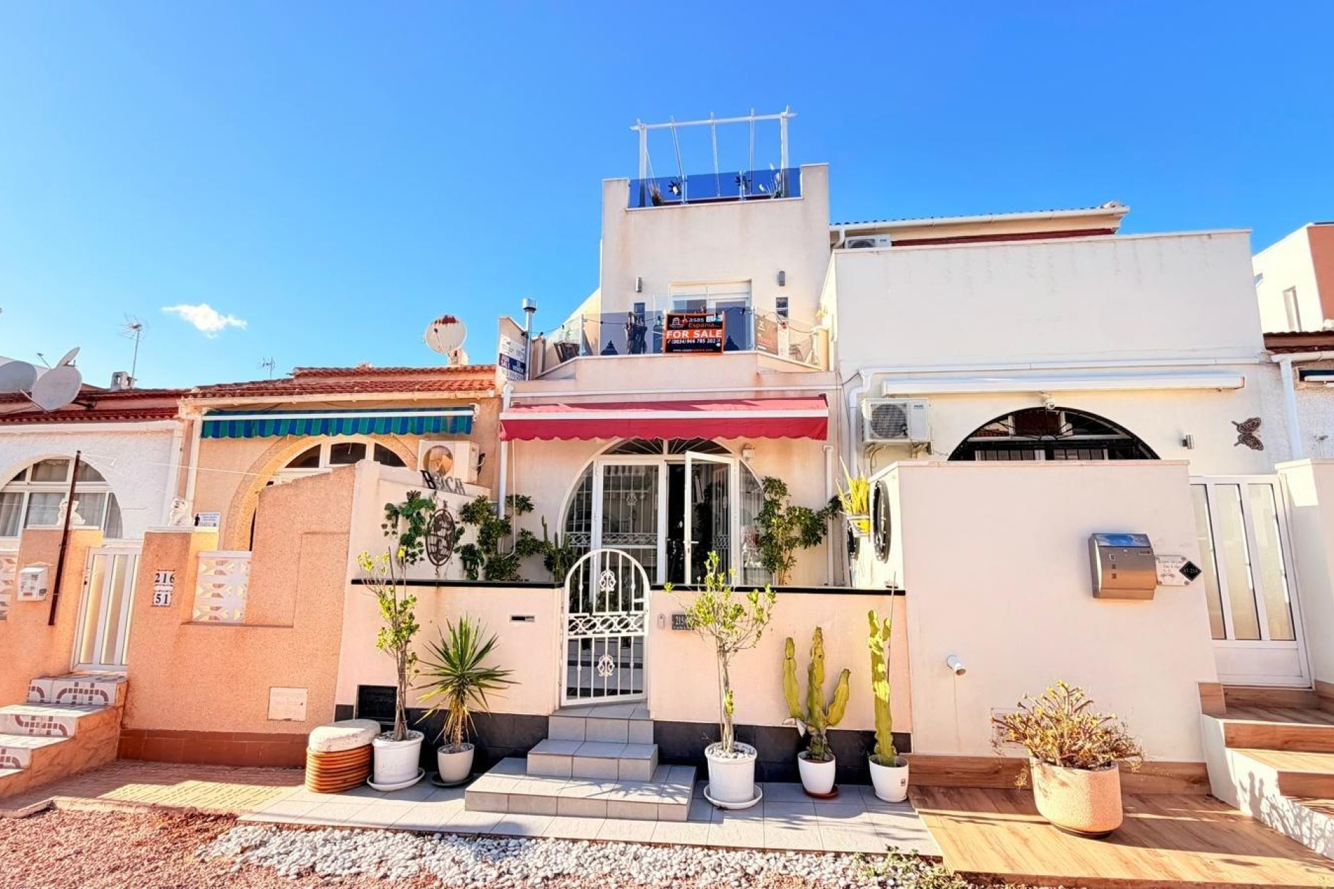 Herverkoop - Dúplex -
Torrevieja - La Siesta - El Salado - Torreta