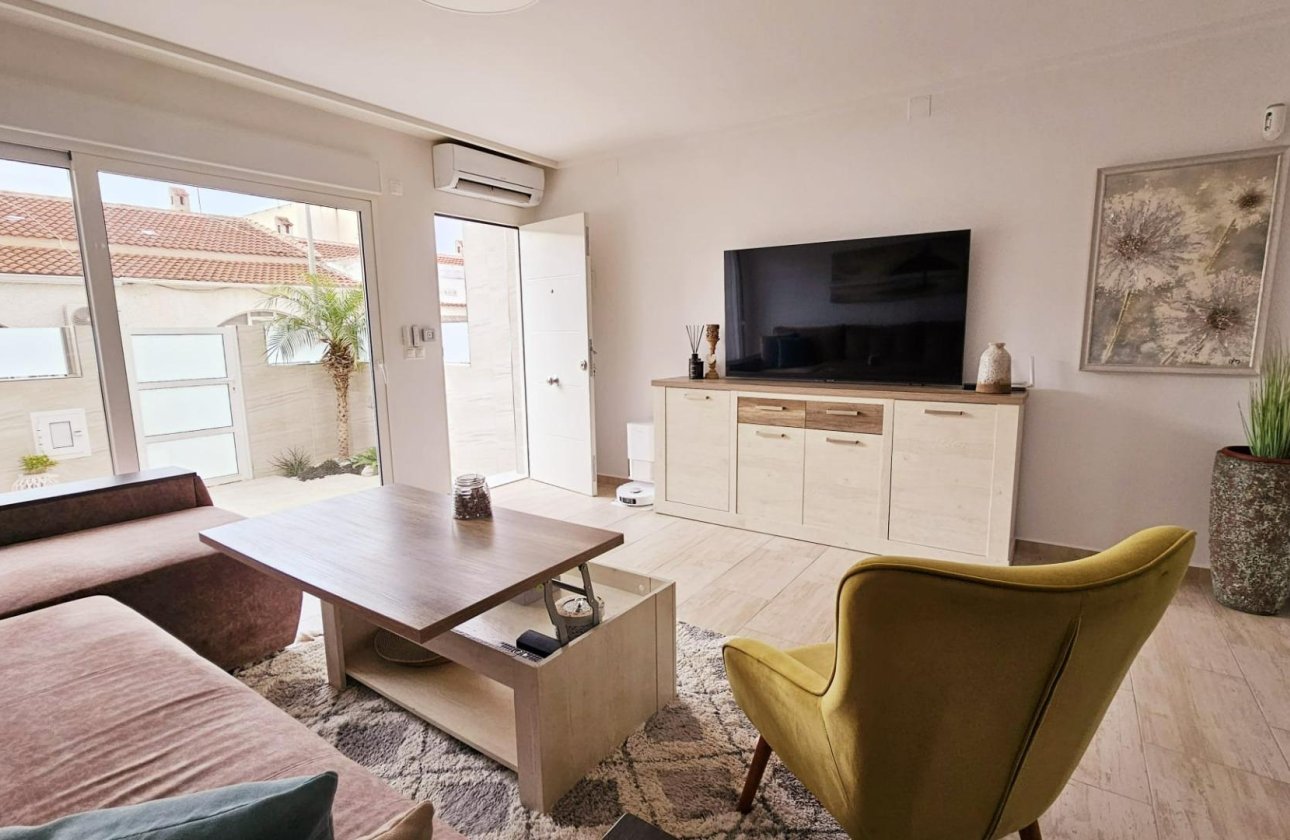 Herverkoop - Dúplex -
Torrevieja - La Siesta