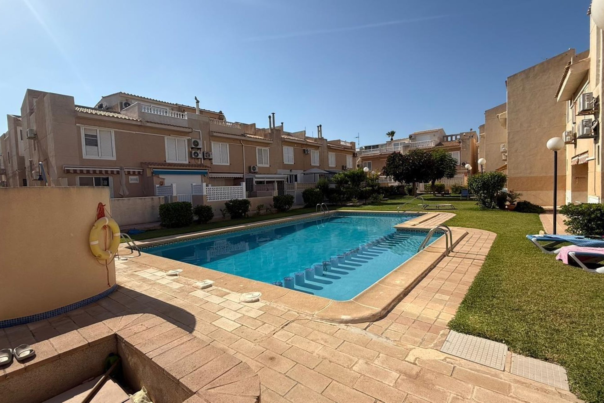 Herverkoop - Dúplex -
Torrevieja - Los Frutales