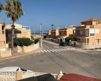 Herverkoop - Dúplex -
Torrevieja - Los Frutales