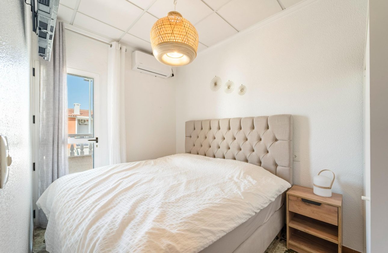 Herverkoop - Dúplex -
Torrevieja - Playa De Los Naufragos