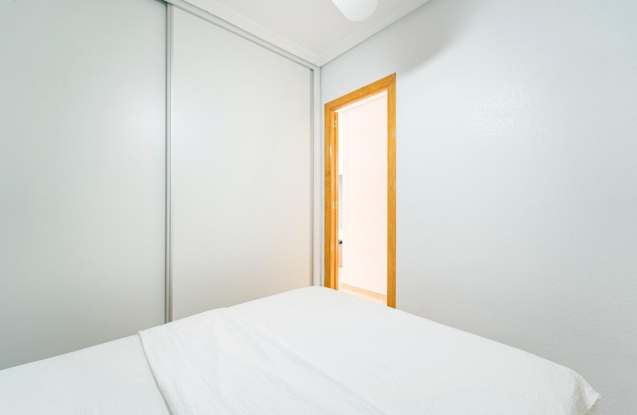 Herverkoop - Dúplex -
Torrevieja - Playa De Los Naufragos