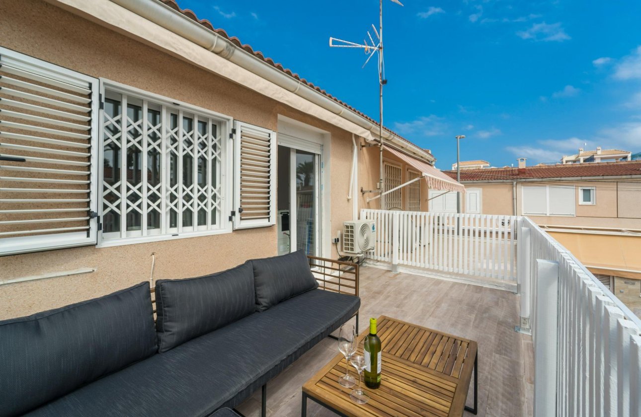 Herverkoop - Dúplex -
Torrevieja - Playa De Los Naufragos