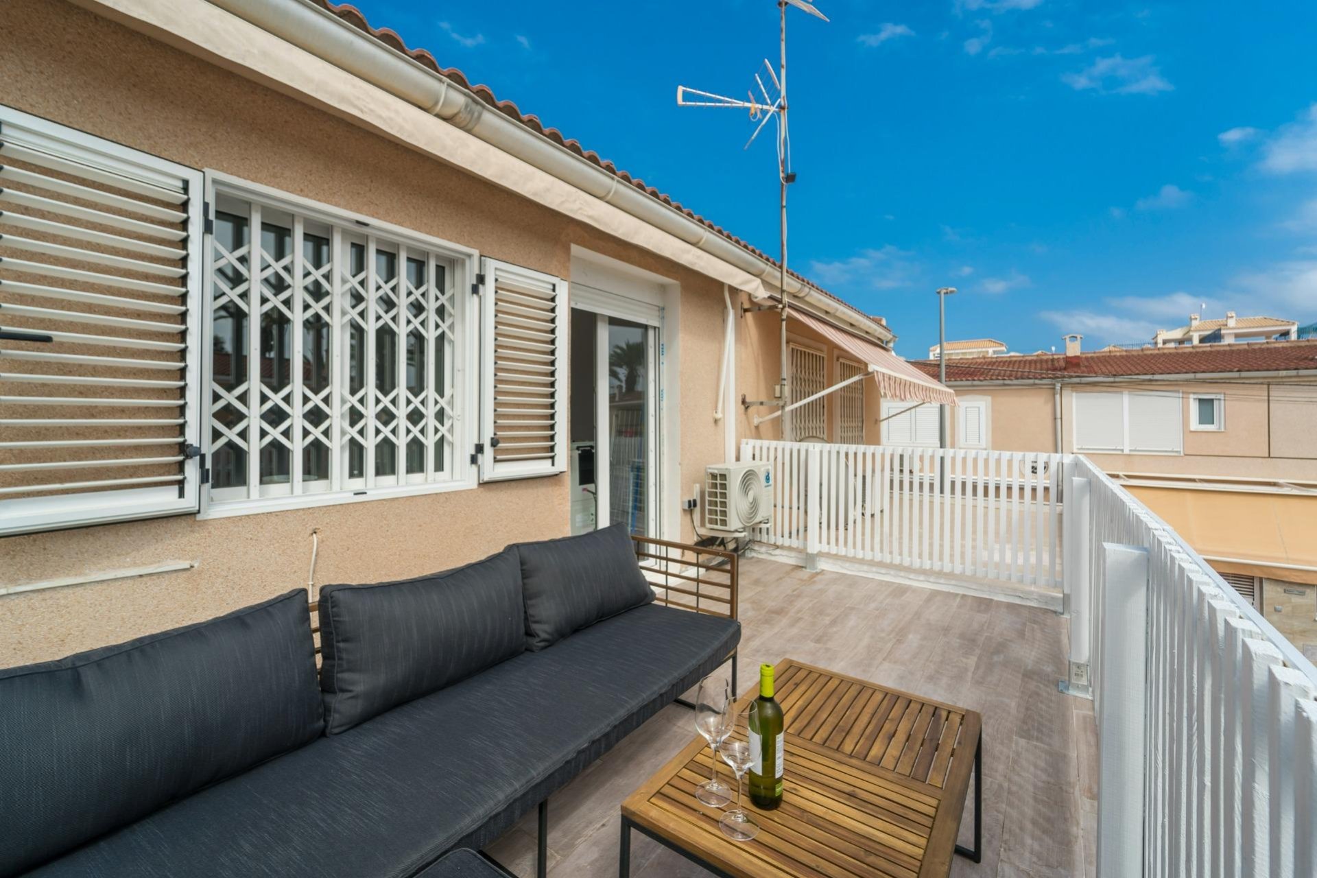 Herverkoop - Dúplex -
Torrevieja - Playa De Los Naufragos