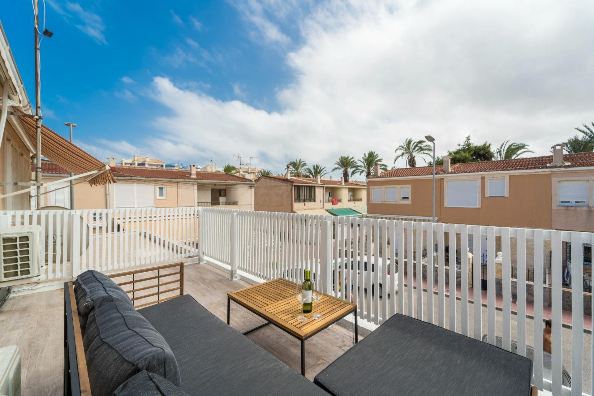 Herverkoop - Dúplex -
Torrevieja - Playa De Los Naufragos