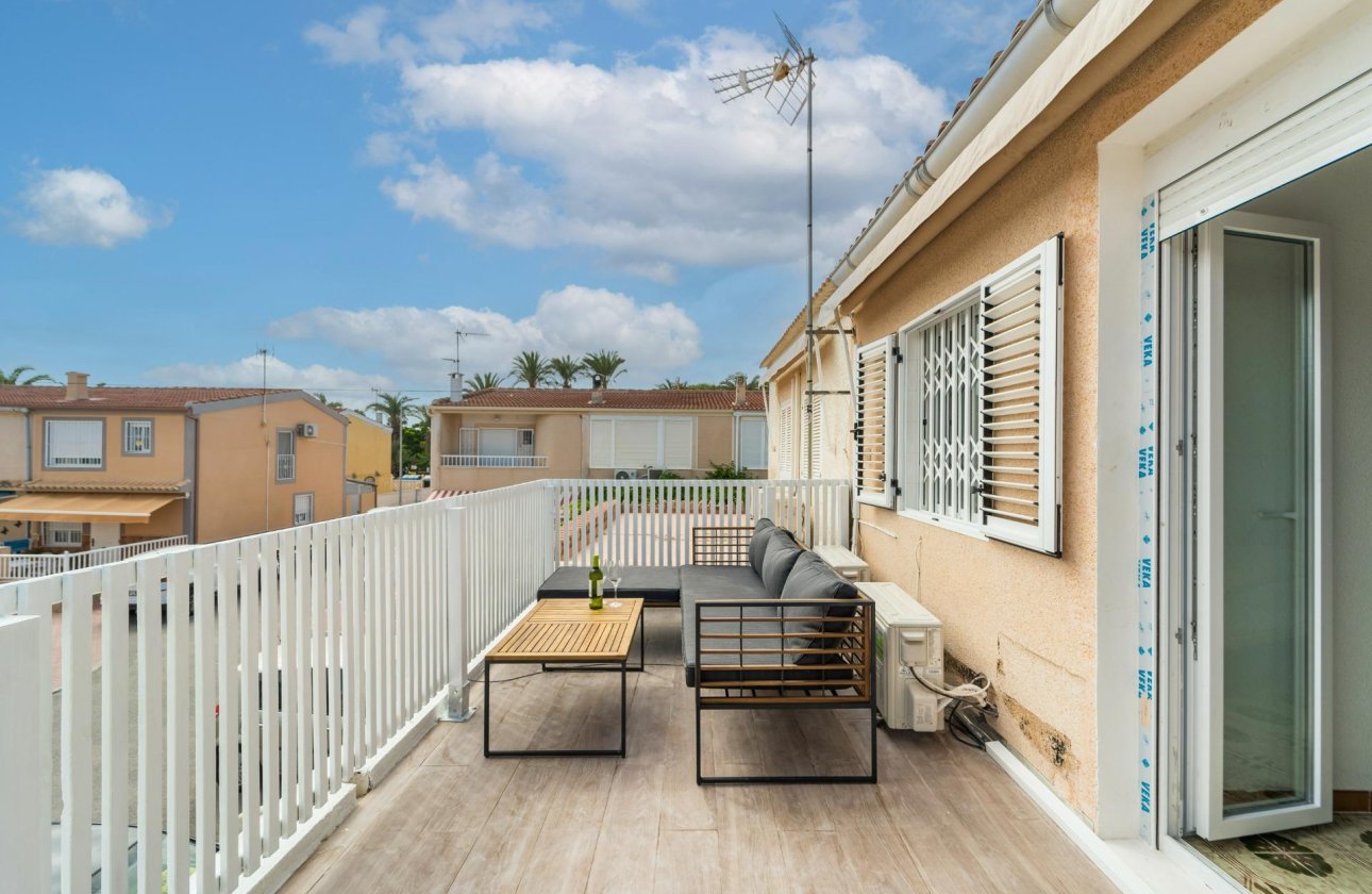 Herverkoop - Dúplex -
Torrevieja - Playa De Los Naufragos