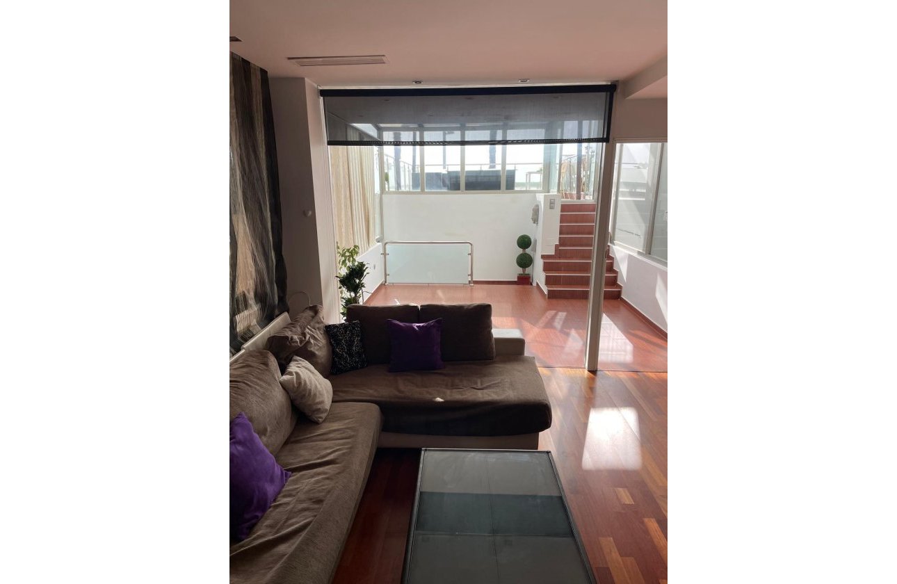 Herverkoop - Dúplex -
Torrevieja - Playa del Cura