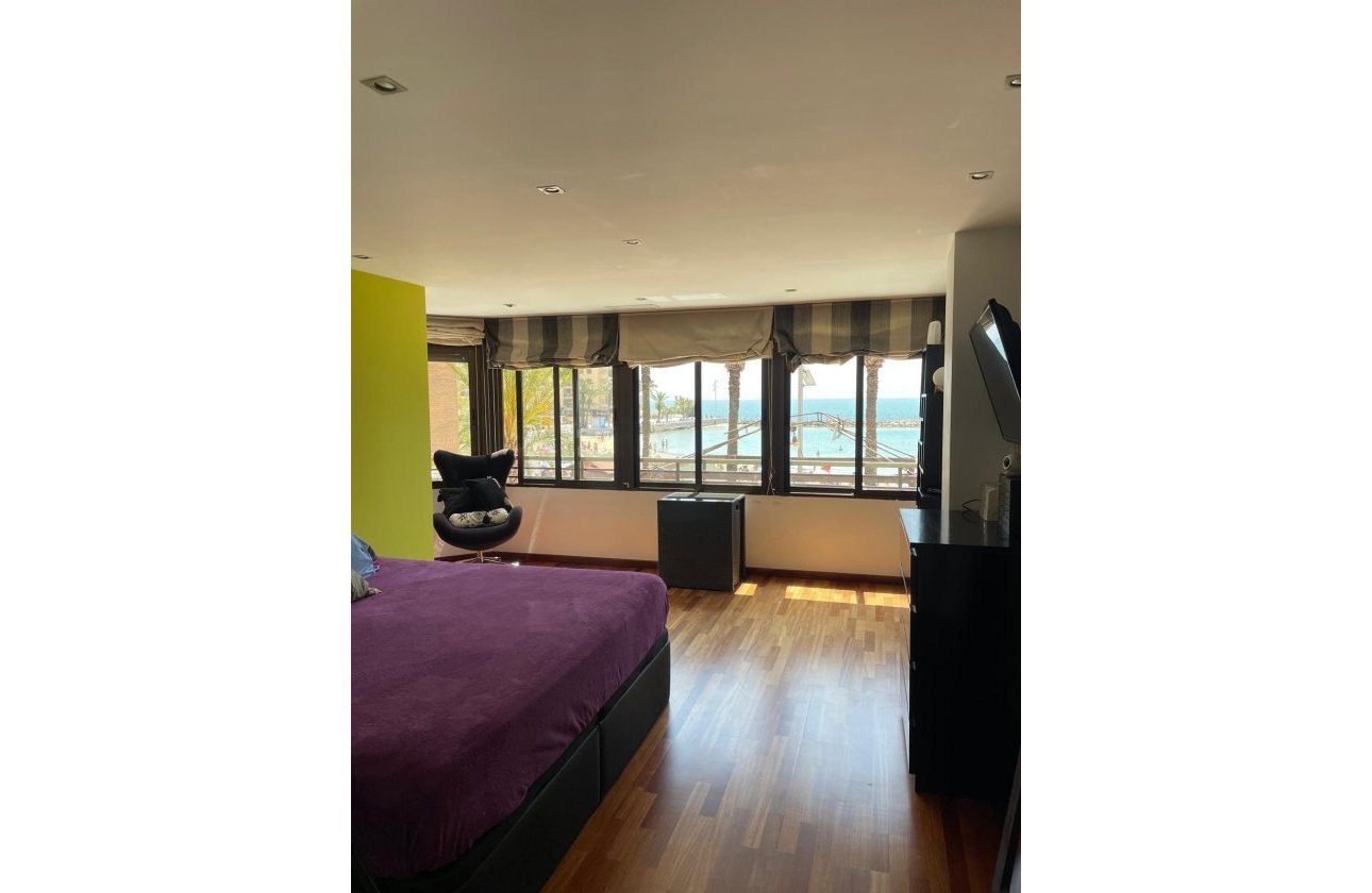 Herverkoop - Dúplex -
Torrevieja - Playa del Cura