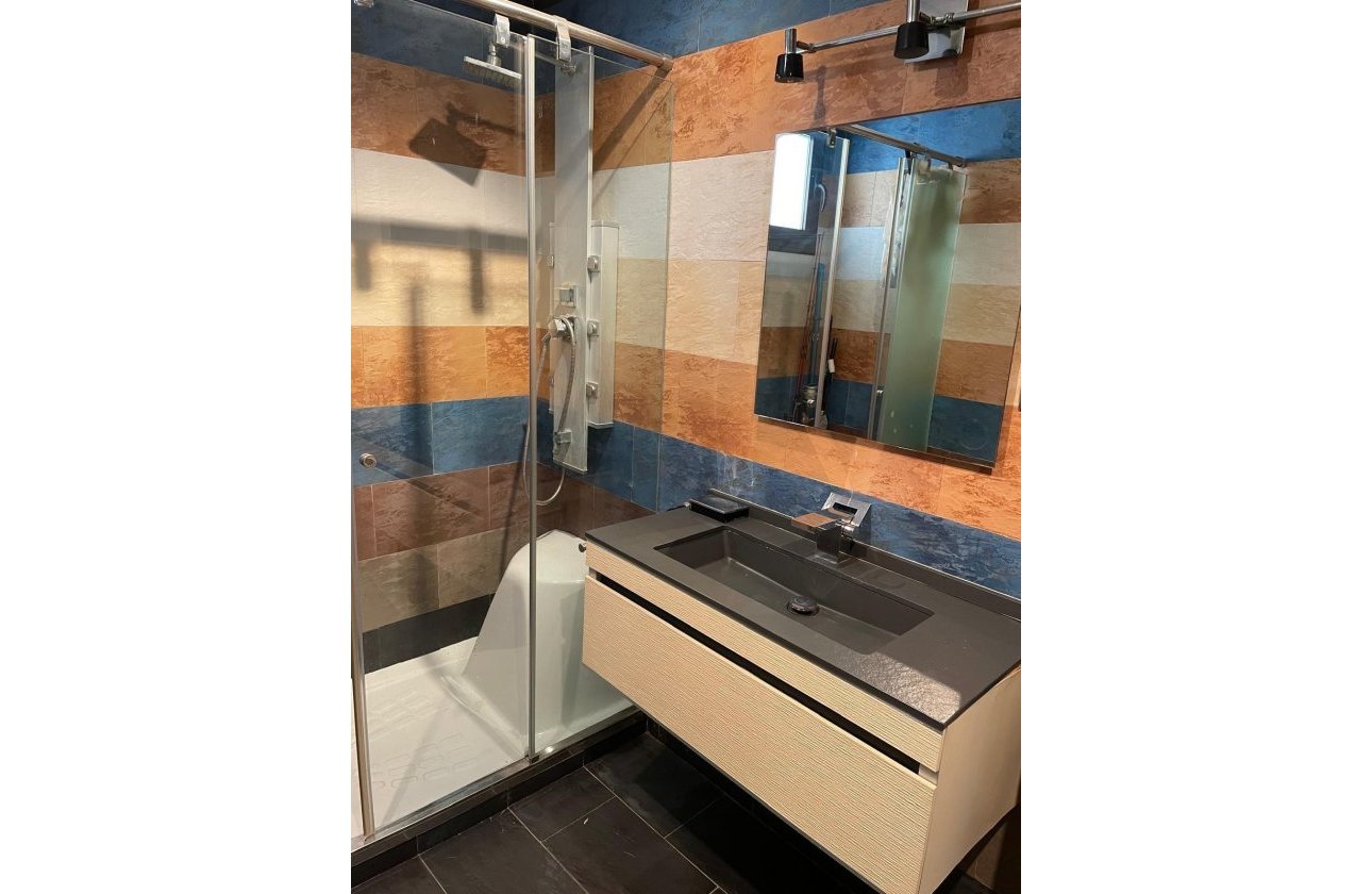 Herverkoop - Dúplex -
Torrevieja - Playa del Cura