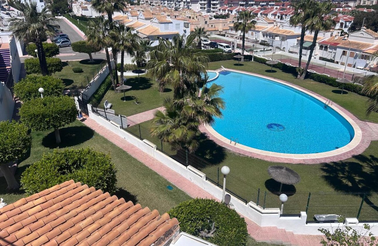 Herverkoop - Dúplex -
Torrevieja - Torreblanca