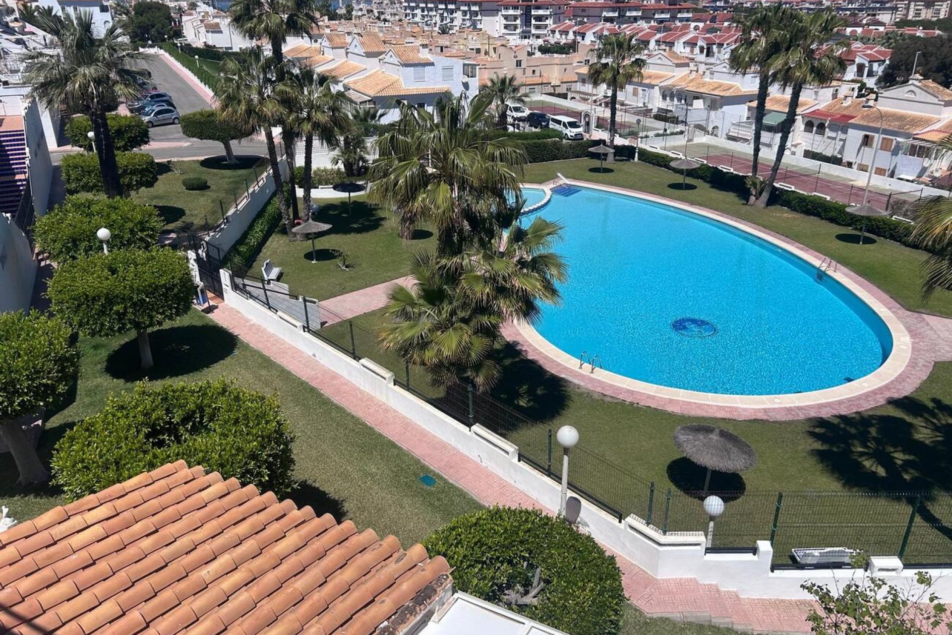 Herverkoop - Dúplex -
Torrevieja - Torreblanca