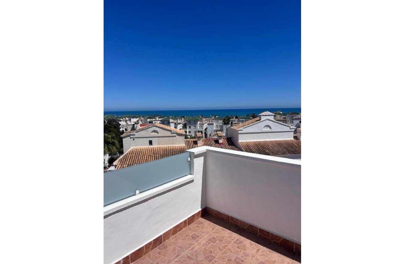 Herverkoop - Dúplex -
Torrevieja - Torreblanca