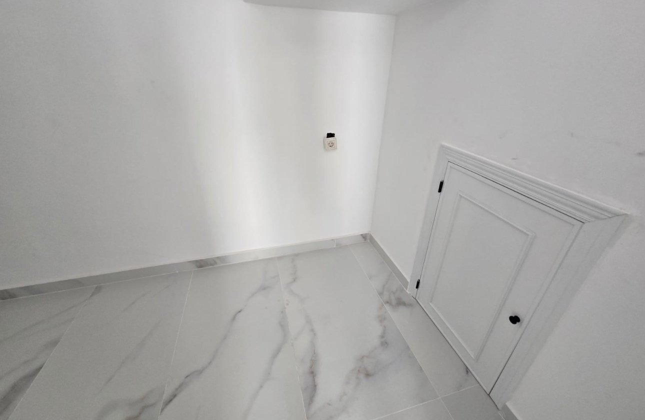 Herverkoop - Dúplex -
Torrevieja - Torretas