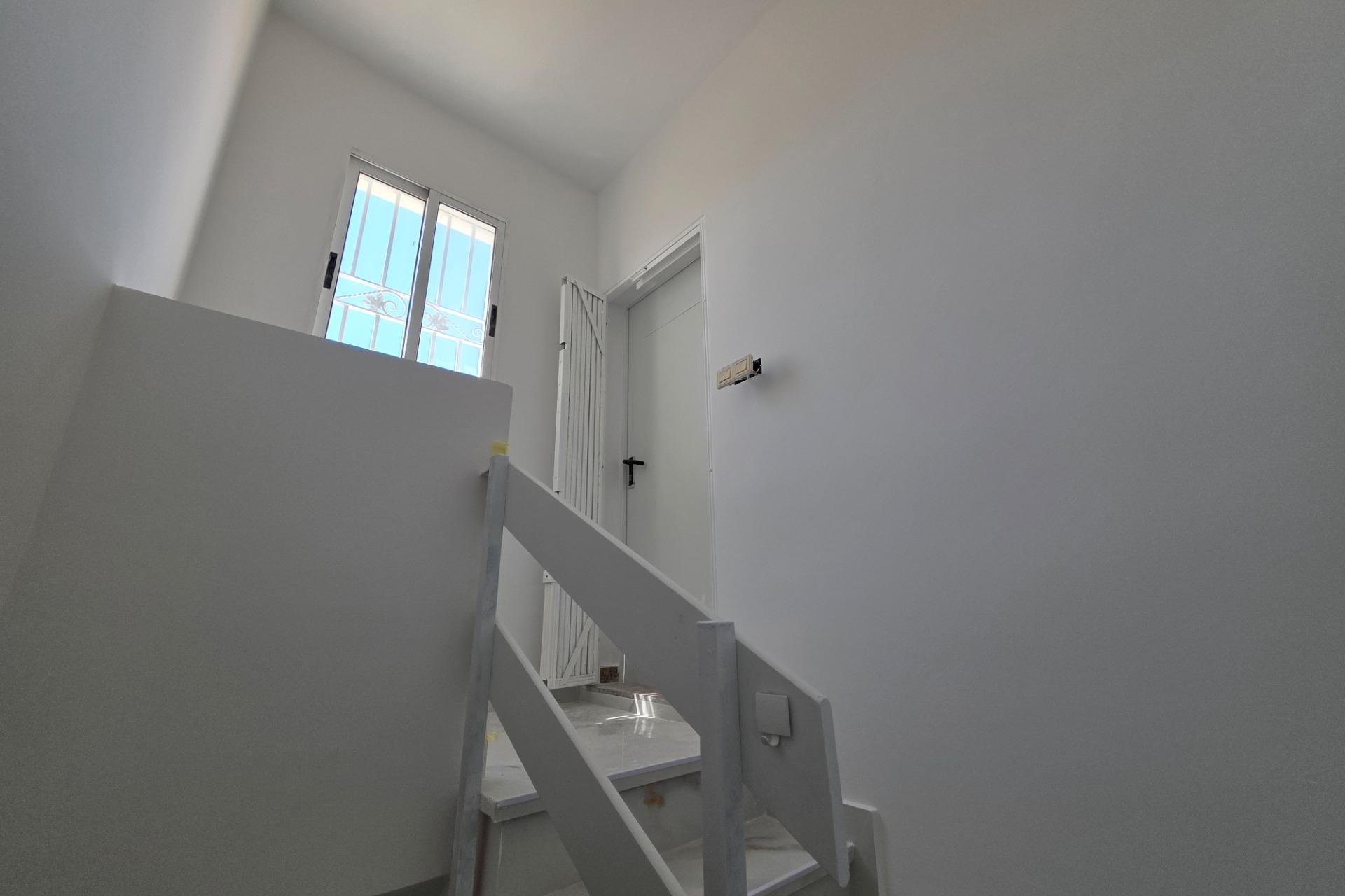 Herverkoop - Dúplex -
Torrevieja - Torretas