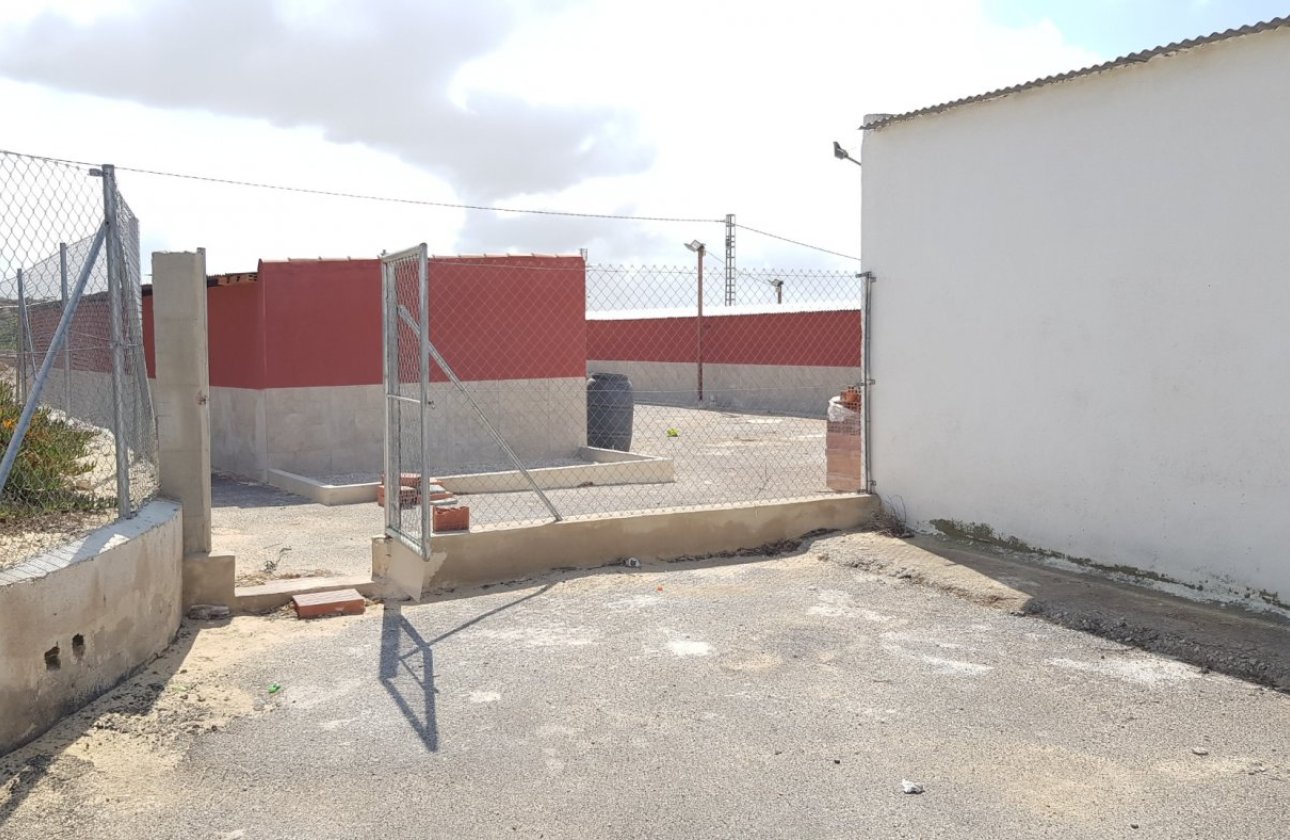 Herverkoop - Finca -
Los Montesinos