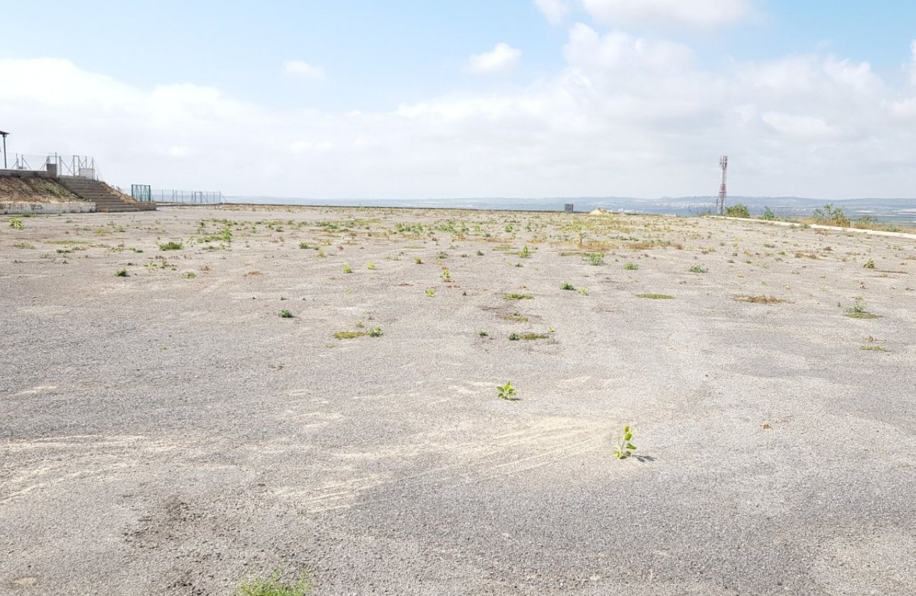 Herverkoop - Finca -
Los Montesinos