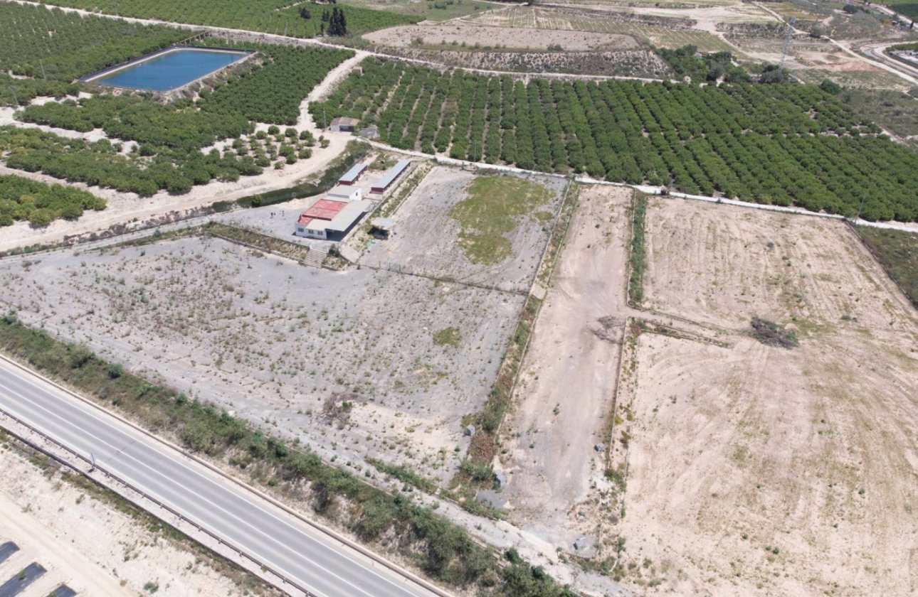 Herverkoop - Finca -
Los Montesinos