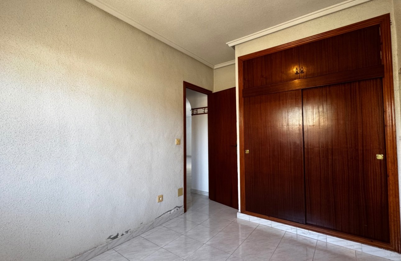 Herverkoop - Huis -
Orihuela Costa - Montezenia