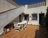 Herverkoop - Huis -
Orihuela Costa - Montezenia