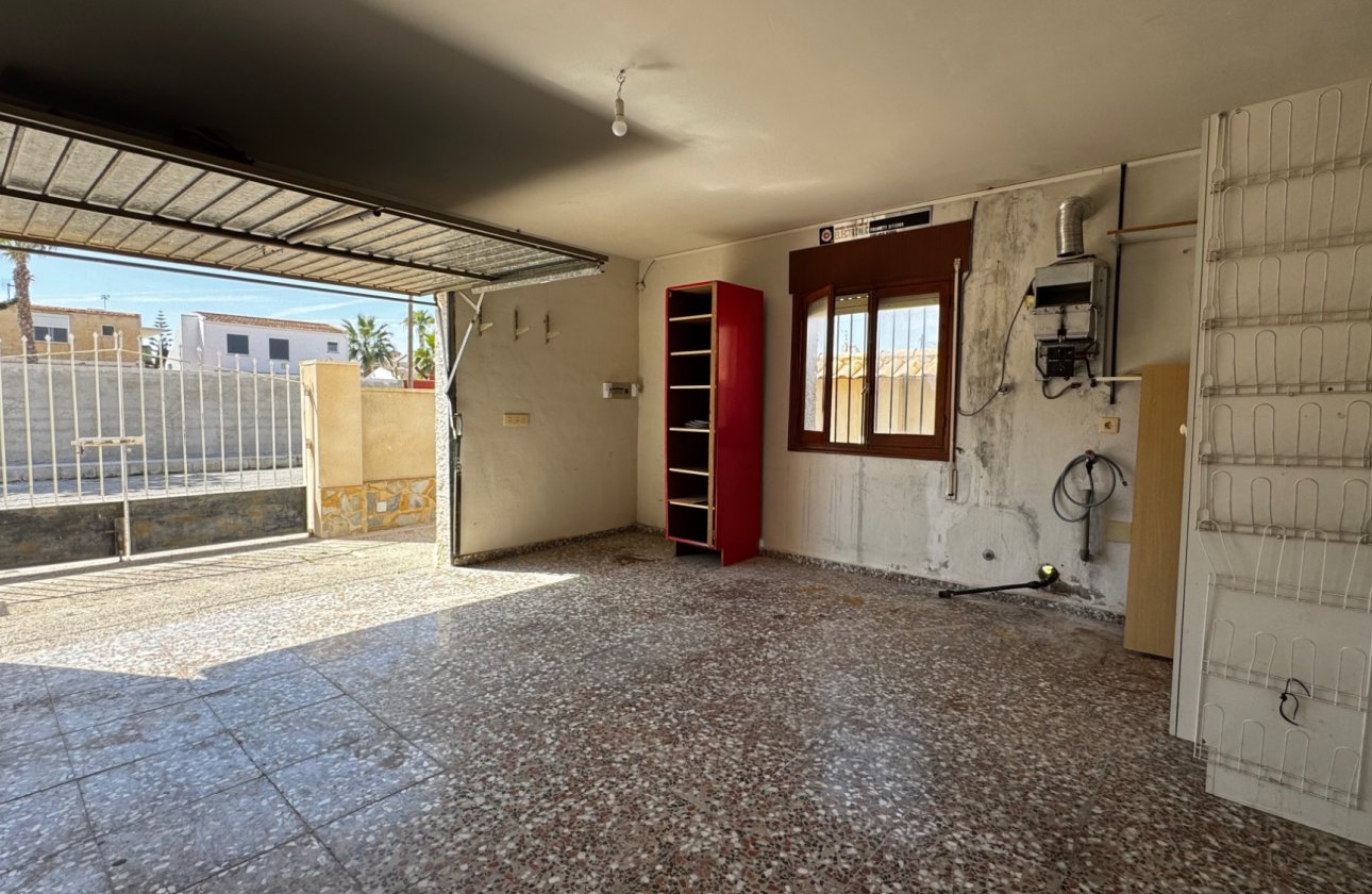 Herverkoop - Huis -
Orihuela Costa - Montezenia