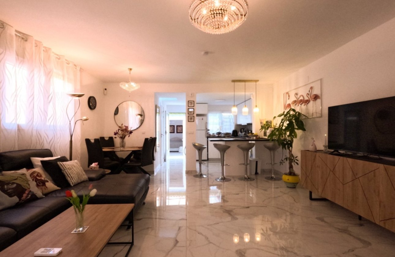 Herverkoop - Huis -
Torrevieja - Playa De Los Naufragos