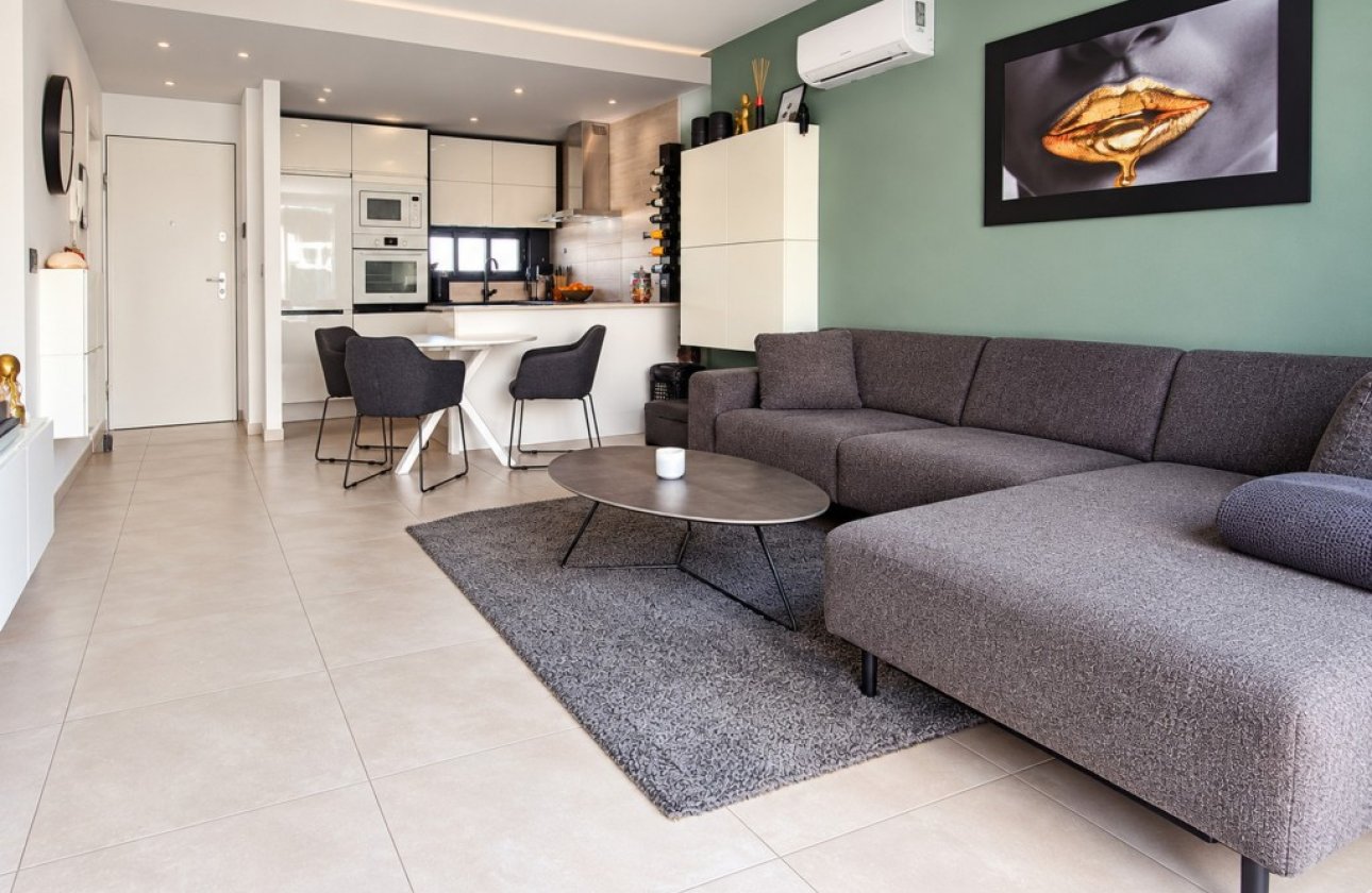 Herverkoop - Penthouse -
El Raso - Costa Blanca