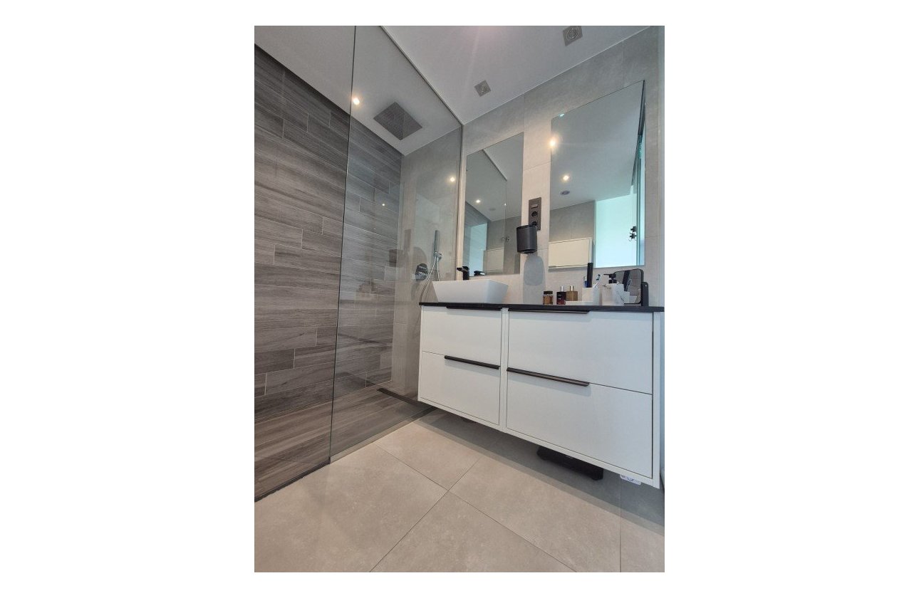 Herverkoop - Penthouse -
El Raso - Costa Blanca