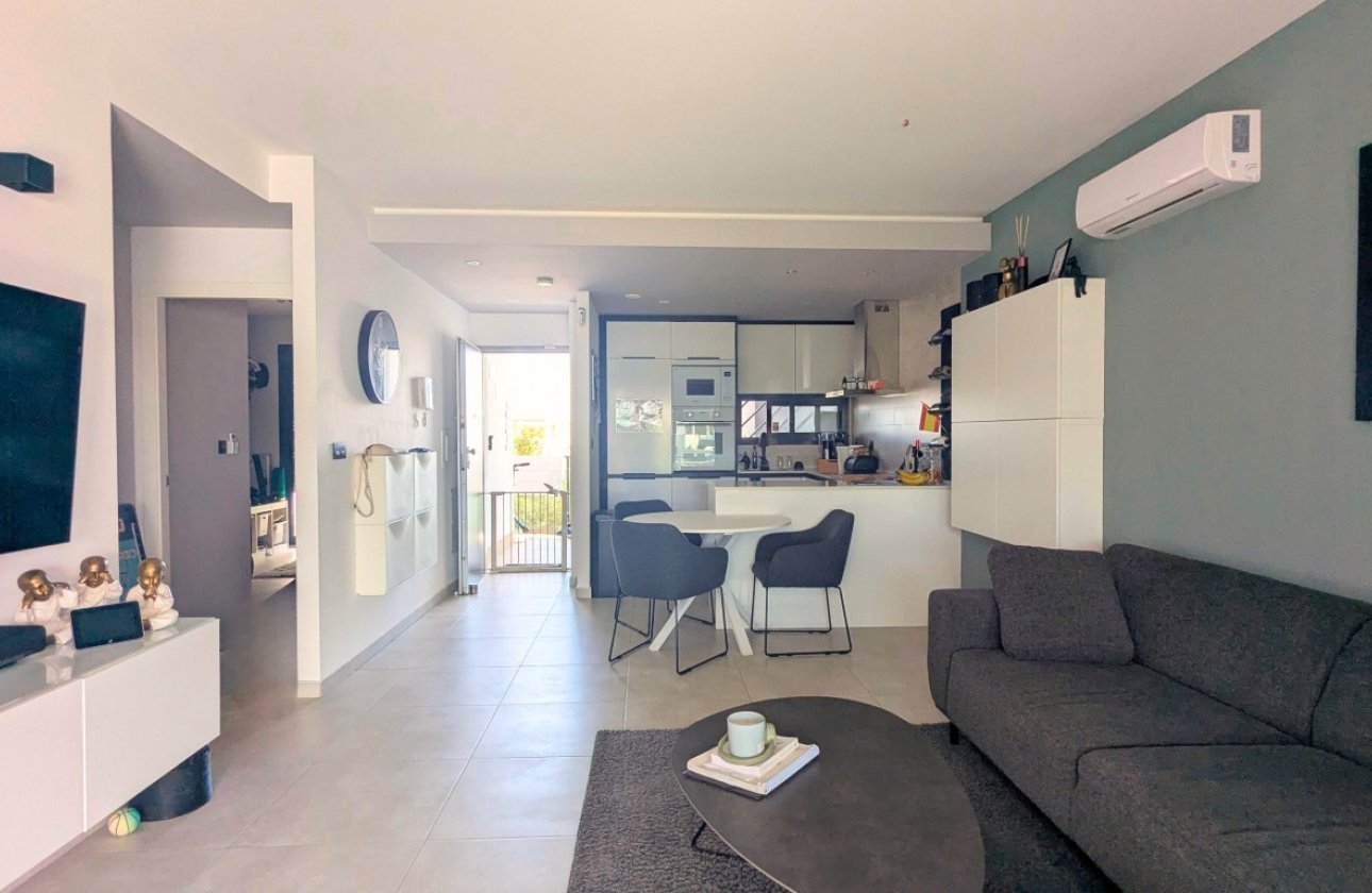 Herverkoop - Penthouse -
El Raso - Costa Blanca