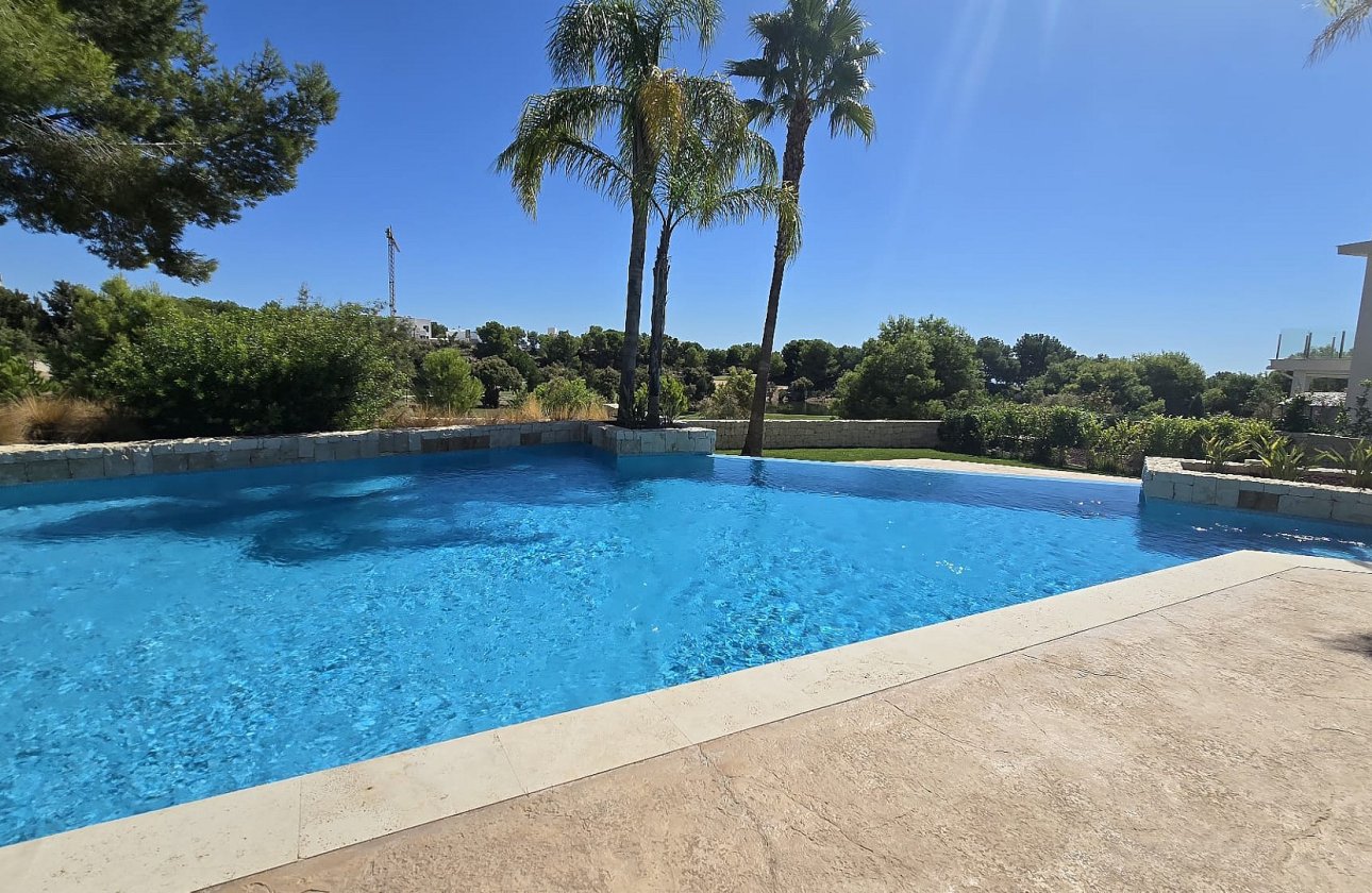 Herverkoop - Penthouse -
Lo Romero Golf - Inland