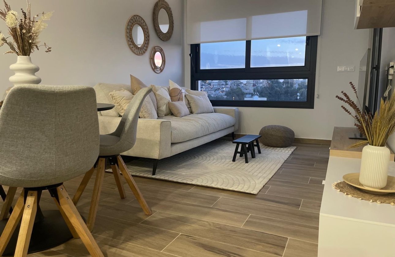 Herverkoop - Penthouse -
Orihuela Costa - Las Filipinas