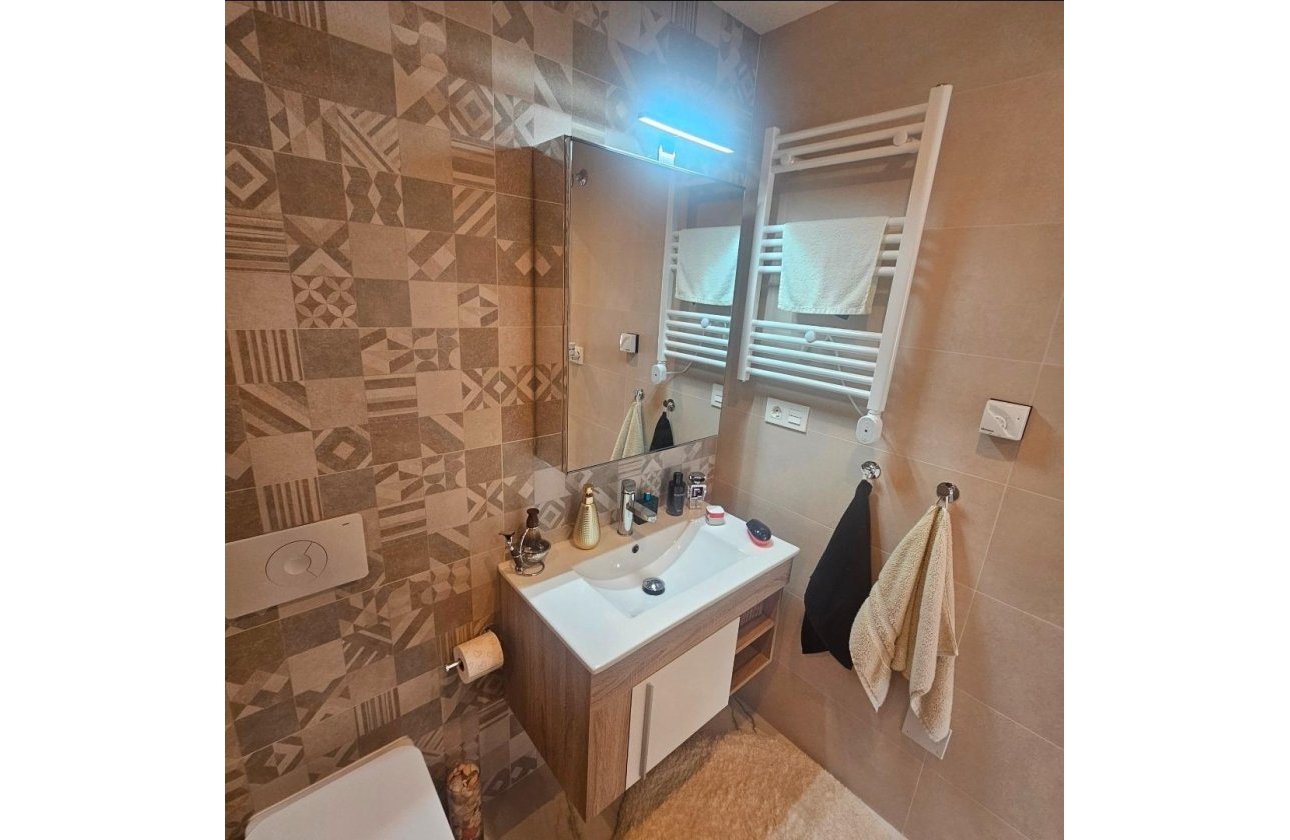 Herverkoop - Penthouse -
Orihuela Costa - Los Almendros-la Florida
