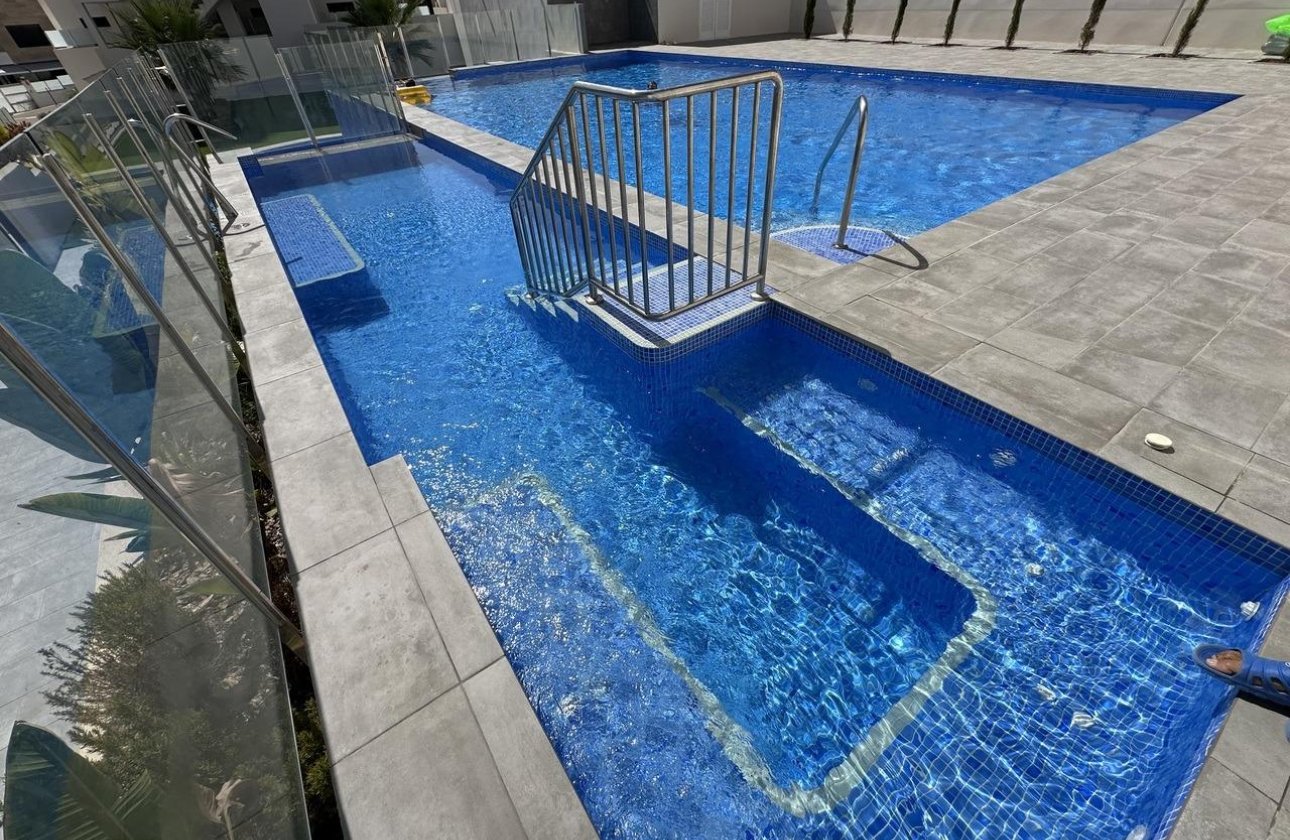 Herverkoop - Penthouse -
Orihuela Costa - Villamartín-las Filipinas