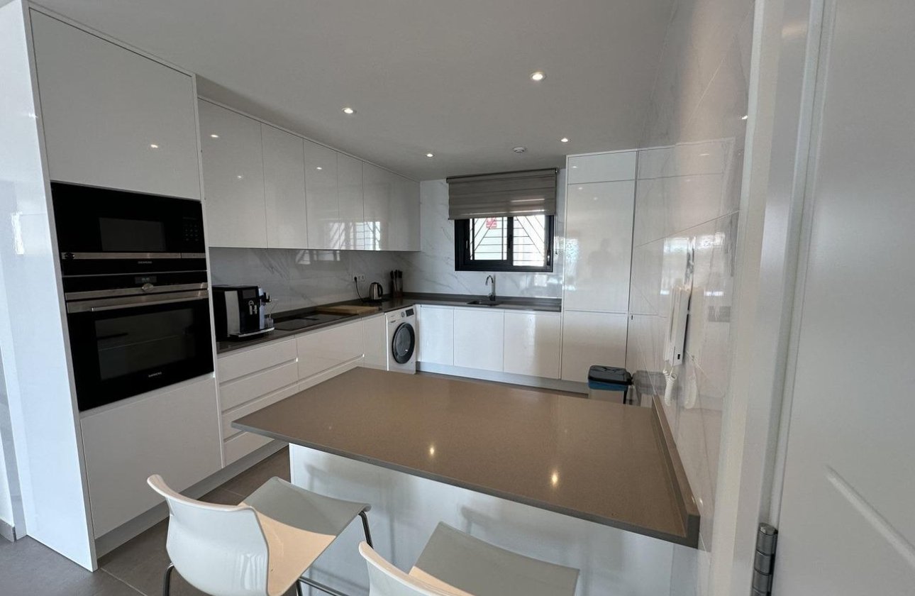 Herverkoop - Penthouse -
Orihuela Costa - Villamartín-las Filipinas