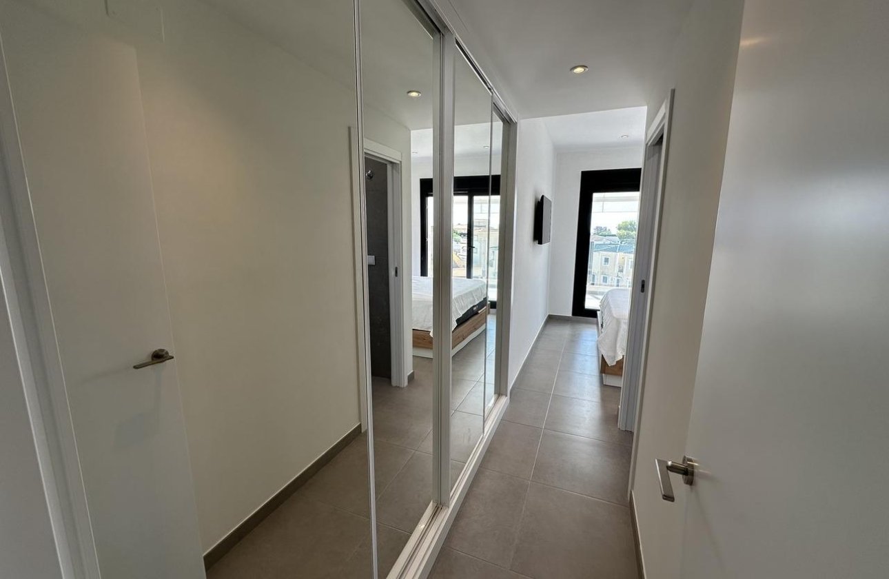 Herverkoop - Penthouse -
Orihuela Costa - Villamartín-las Filipinas