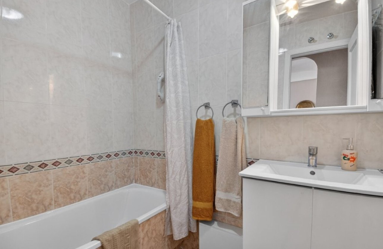 Herverkoop - Penthouse -
Torrevieja - Calas Blancas
