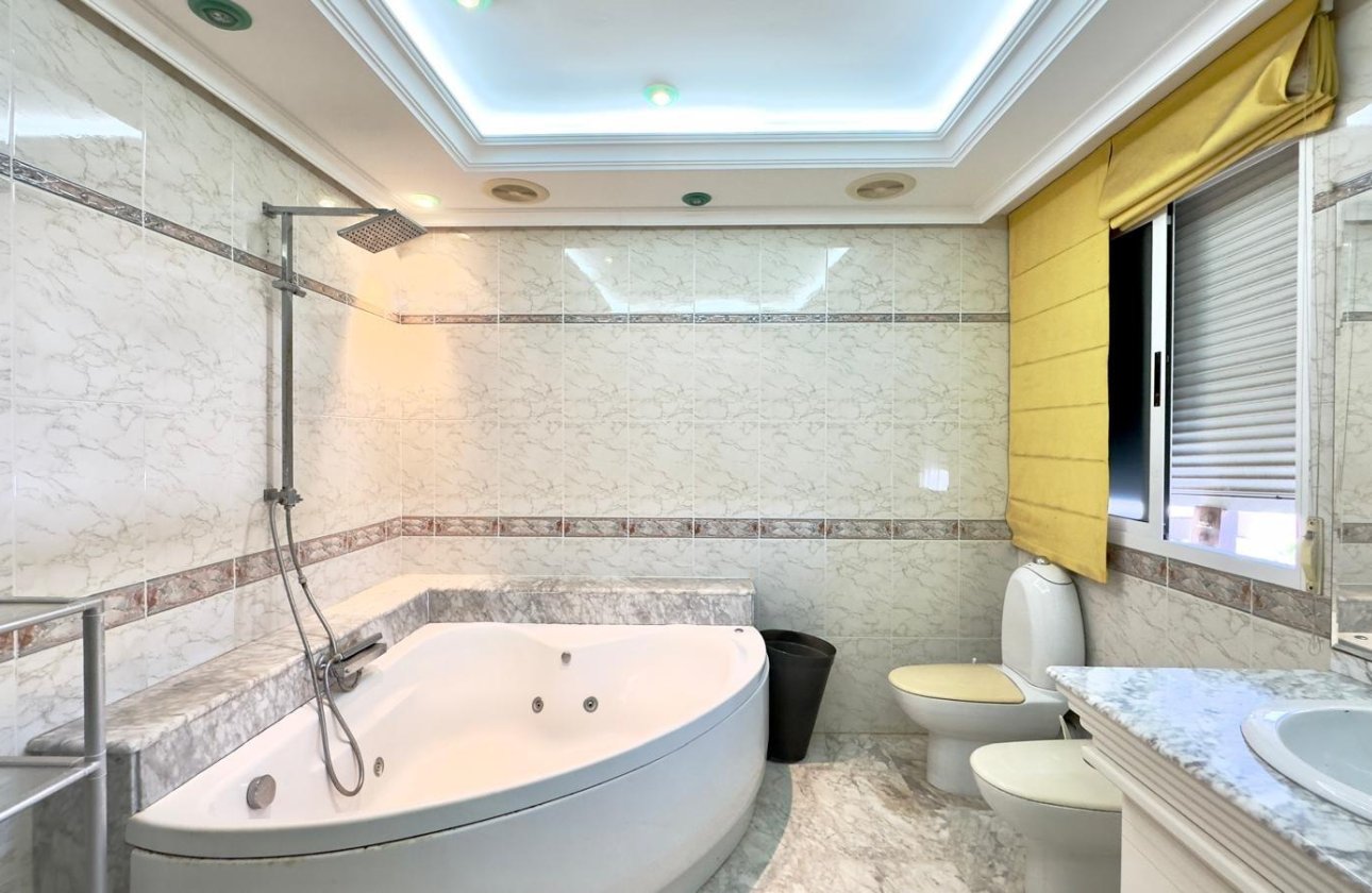 Herverkoop - Penthouse -
Torrevieja - Centro