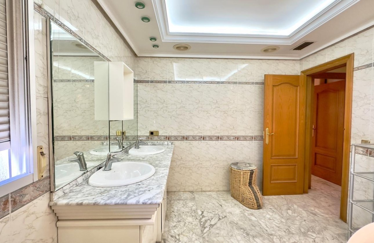 Herverkoop - Penthouse -
Torrevieja - Centro