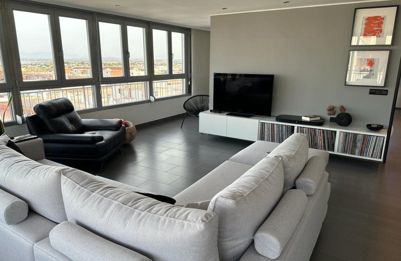 Herverkoop - Penthouse -
Torrevieja - El Acequión - Los Náufragos
