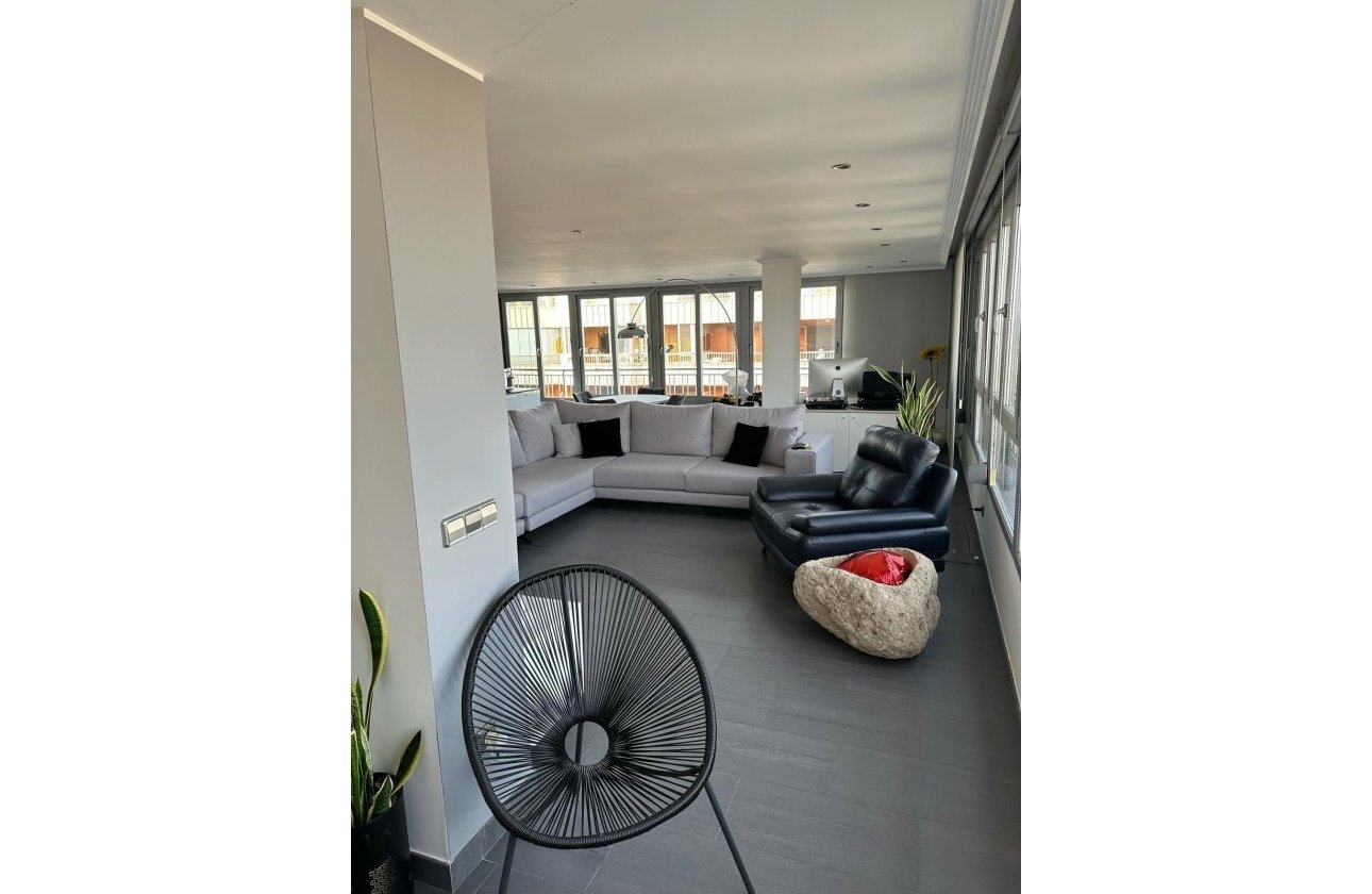 Herverkoop - Penthouse -
Torrevieja - El Acequión - Los Náufragos