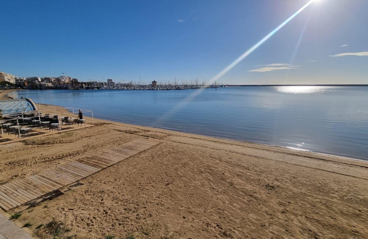 Herverkoop - Penthouse -
Torrevieja - El Acequión - Los Náufragos