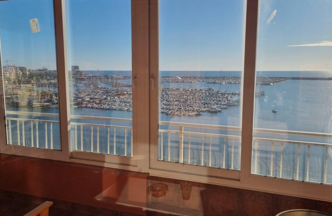 Herverkoop - Penthouse -
Torrevieja - El Acequión - Los Náufragos