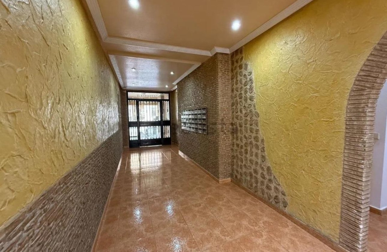 Herverkoop - Penthouse -
Torrevieja - El Molino