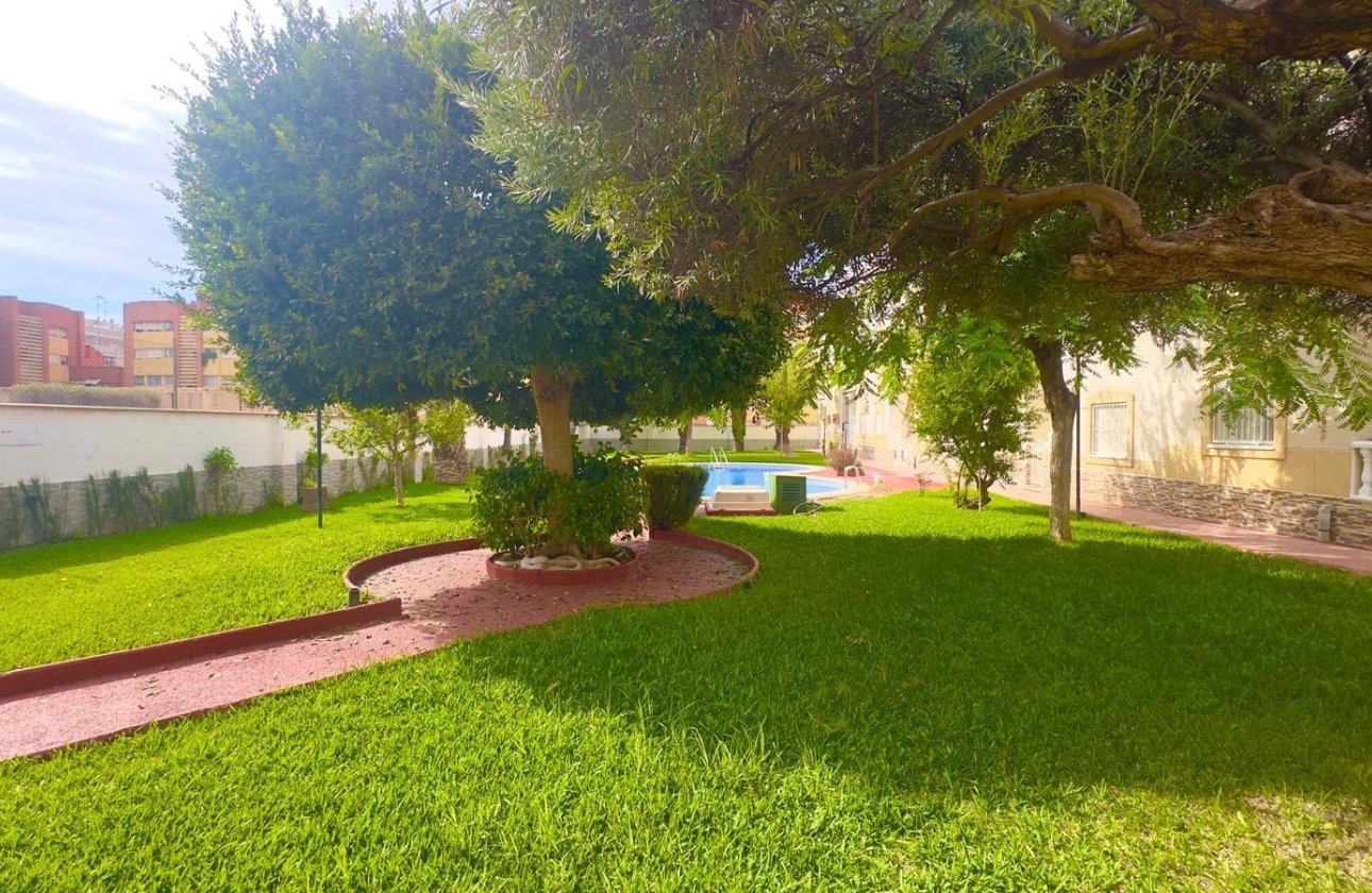 Herverkoop - Penthouse -
Torrevieja - Estacion De Autobuses